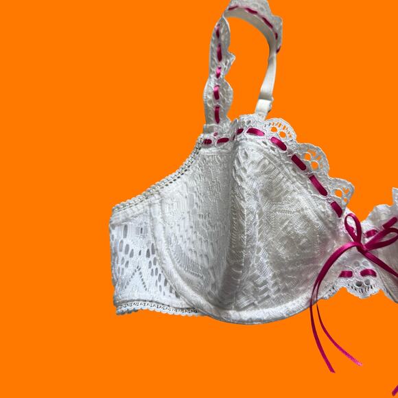 00's vintage white floral lace coquette fairy y2k bra 34C victoria's secret - Picture 2 of 7